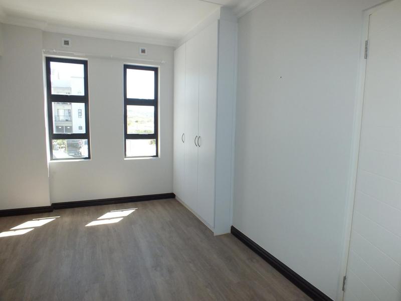 To Let 2 Bedroom Property for Rent in Buhrein Western Cape